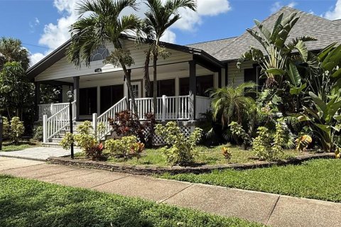 Casa en venta en Saint Petersburg, Florida, 4 dormitorios, 268.12 m2 № 1912003 - foto 3