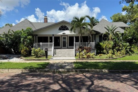 Casa en venta en Saint Petersburg, Florida, 4 dormitorios, 268.12 m2 № 1912003 - foto 2