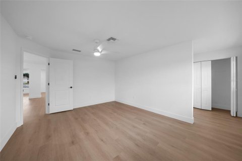 House in Englewood, Florida 2 bedrooms, 168.71 sq.m. № 1894089 - photo 18
