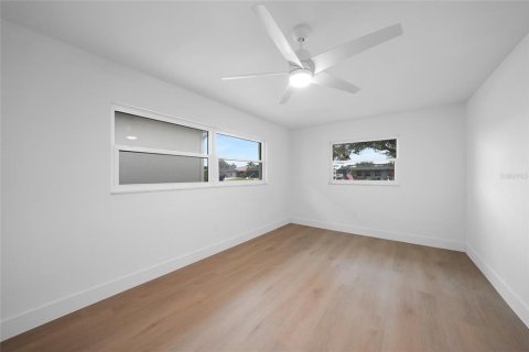 House in Englewood, Florida 2 bedrooms, 168.71 sq.m. № 1894089 - photo 23