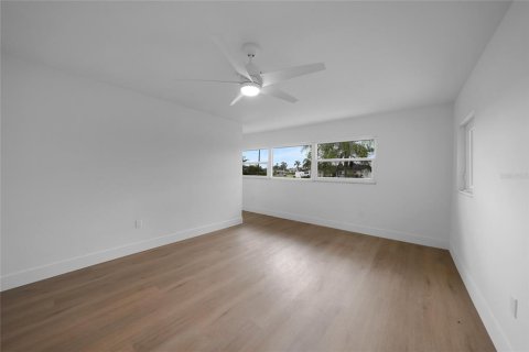House in Englewood, Florida 2 bedrooms, 168.71 sq.m. № 1894089 - photo 16