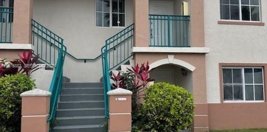 Condo in Homestead, Florida, 2 bedrooms  № 2040105