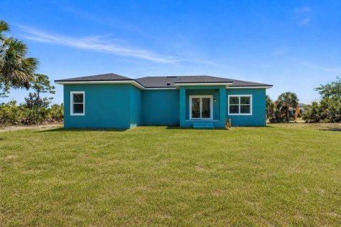 House in Port Charlotte, Florida 3 bedrooms, 155.89 sq.m. № 2166042 - photo 29