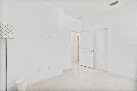 House in Port Charlotte, Florida 3 bedrooms, 155.89 sq.m. № 2166042 - photo 24