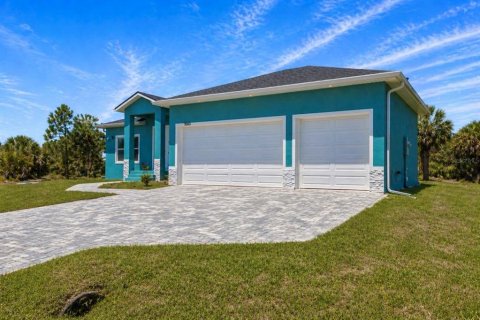 House in Port Charlotte, Florida 3 bedrooms, 155.89 sq.m. № 2166042 - photo 28