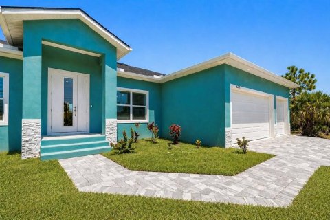 House in Port Charlotte, Florida 3 bedrooms, 155.89 sq.m. № 2166042 - photo 27