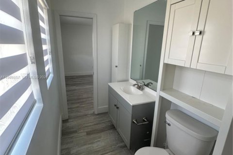 Купить виллу или дом в Майами, Флорида 3 спальни, № 2025971 - фото 17