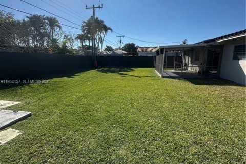 Купить виллу или дом в Майами, Флорида 3 спальни, № 2025971 - фото 30