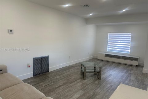 Купить виллу или дом в Майами, Флорида 3 спальни, № 2025971 - фото 12