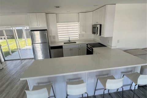 Купить виллу или дом в Майами, Флорида 3 спальни, № 2025971 - фото 8