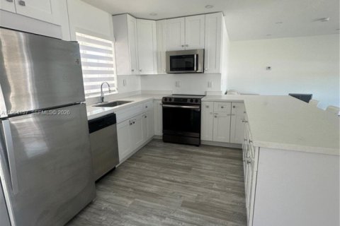 Купить виллу или дом в Майами, Флорида 3 спальни, № 2025971 - фото 9