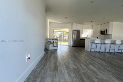 Купить виллу или дом в Майами, Флорида 3 спальни, № 2025971 - фото 4