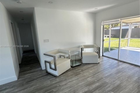 Купить виллу или дом в Майами, Флорида 3 спальни, № 2025971 - фото 13