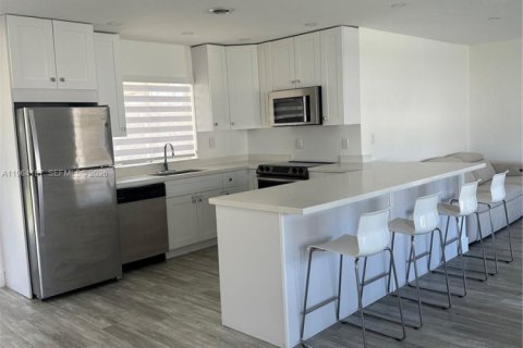 Купить виллу или дом в Майами, Флорида 3 спальни, № 2025971 - фото 7