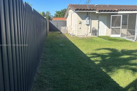 Купить виллу или дом в Майами, Флорида 3 спальни, № 2025971 - фото 28