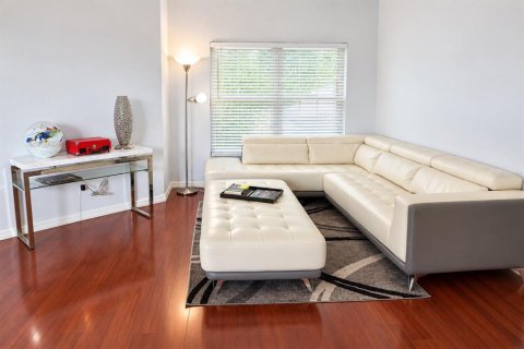 Villa ou maison à louer à Kissimmee, Floride: 3 chambres, 218.41 m2 № 2349706 - photo 5