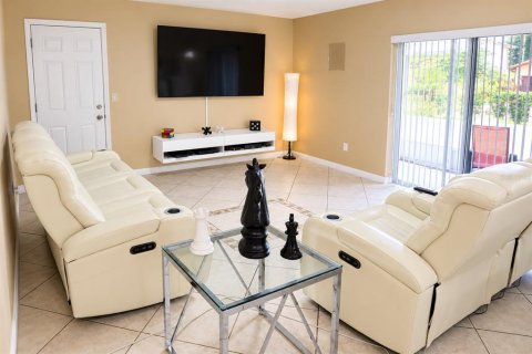 Villa ou maison à louer à Kissimmee, Floride: 3 chambres, 218.41 m2 № 2349706 - photo 13