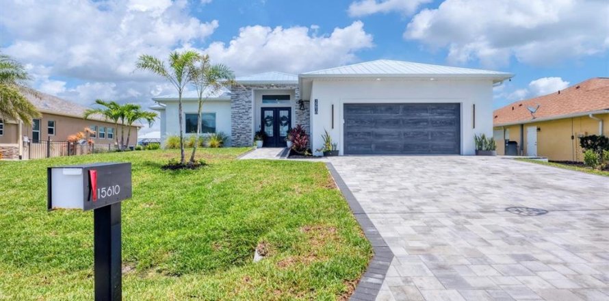 Casa en Port Charlotte, Florida 3 dormitorios, 173.17 m2 № 1780653