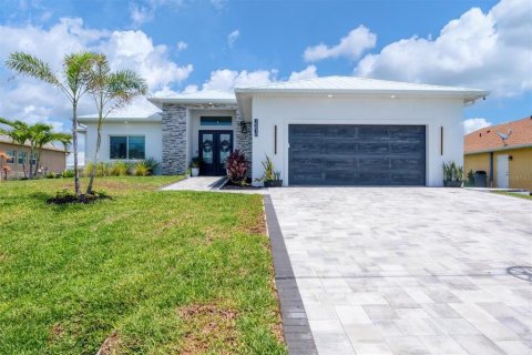 Casa en venta en Port Charlotte, Florida, 3 dormitorios, 173.17 m2 № 1780653 - foto 2