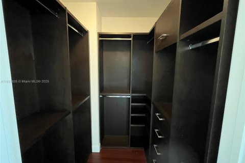 Купить кондоминиум в Майами, Флорида 1 спальня, 70.7м2, № 1809722 - фото 14