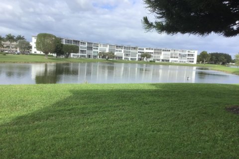 Copropriété à louer à Boca Raton, Floride: 2 chambres, 111.3 m2 № 913237 - photo 1