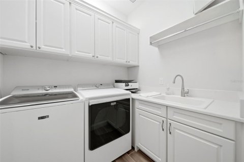 Casa en venta en Orlando, Florida, 3 dormitorios, 214.7 m2 № 2383595 - foto 26