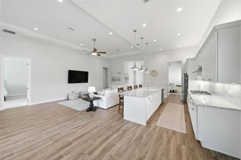 Casa en venta en Orlando, Florida, 3 dormitorios, 214.7 m2 № 2383595 - foto 10