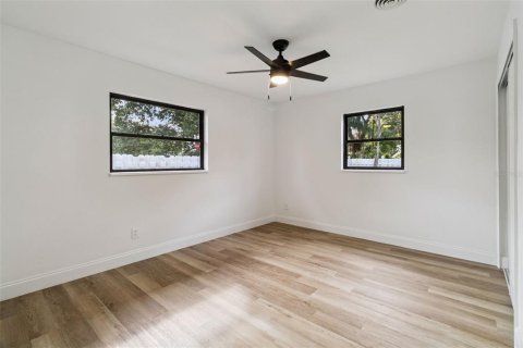 House in Titusville, Florida 4 bedrooms, 158.31 sq.m. № 2420053 - photo 25