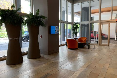 Condominio en alquiler en Miami, Florida, 2 dormitorios, 103.21 m2 № 1953681 - foto 10