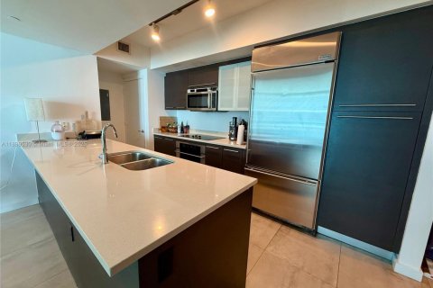 Condominio en alquiler en Miami, Florida, 2 dormitorios, 103.21 m2 № 1953681 - foto 3