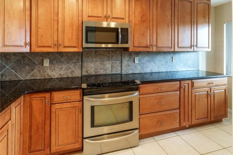 Condo in Port Richey, Florida, 2 bedrooms  № 2388926 - photo 10