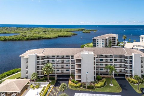 Condo in Port Richey, Florida, 2 bedrooms  № 2388926