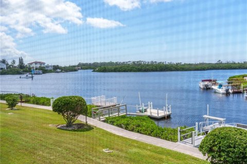 Condo in Port Richey, Florida, 2 bedrooms  № 2388926 - photo 26