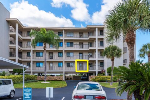 Condo in Port Richey, Florida, 2 bedrooms  № 2388926 - photo 2