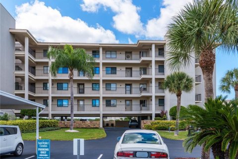Condo in Port Richey, Florida, 2 bedrooms  № 2388926 - photo 29