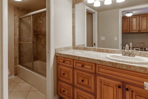 Condo in Port Richey, Florida, 2 bedrooms  № 2388926 - photo 17