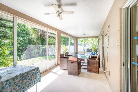 House in Titusville, Florida 3 bedrooms, 136.29 sq.m. № 1916615 - photo 27