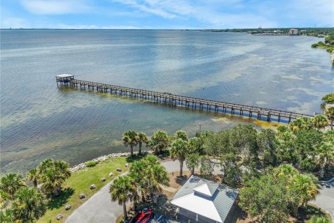 House in Titusville, Florida 3 bedrooms, 136.29 sq.m. № 1916615 - photo 3