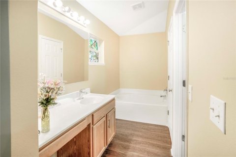 House in Titusville, Florida 3 bedrooms, 136.29 sq.m. № 1916615 - photo 20