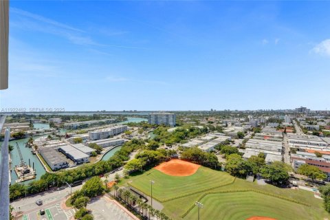 Condo in Miami Beach, Florida, 1 bedroom № 1976462 - photo 6