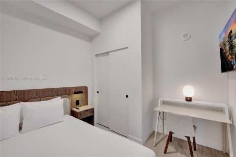 Condo in Miami Beach, Florida, 1 bedroom № 1976462 - photo 5