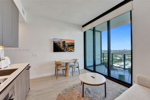 Condo in Miami Beach, Florida, 1 bedroom № 1976462 - photo 3