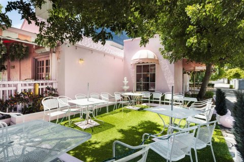 Commercial property in Miami, Florida № 1790586 - photo 16
