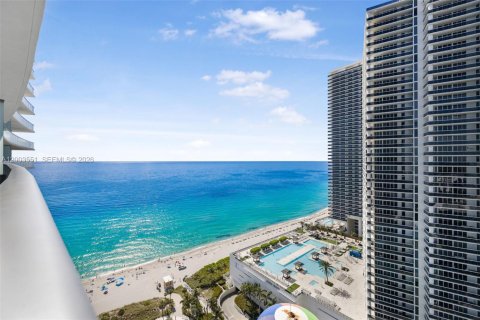 Condominio en venta en Hollywood, Florida, 1 dormitorio, 79.15 m2 № 2069128 - foto 11