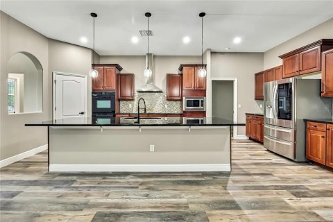 House in Wesley Chapel, Florida 4 bedrooms, 268.02 sq.m. № 1744184 - photo 11