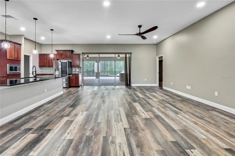 House in Wesley Chapel, Florida 4 bedrooms, 268.02 sq.m. № 1744184 - photo 8