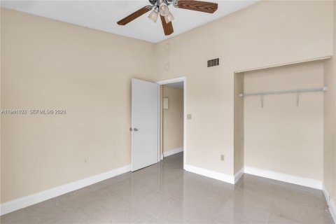 Touwnhouse à vendre à Homestead, Floride: 2 chambres, 123.47 m2 № 2004946 - photo 16