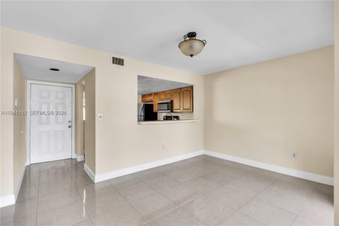 Touwnhouse à vendre à Homestead, Floride: 2 chambres, 123.47 m2 № 2004946 - photo 4