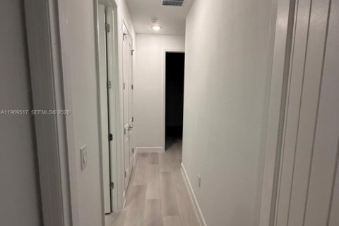 House in Palm Bay, Florida 3 bedrooms № 2030071 - photo 14