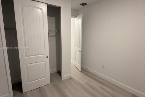 House in Palm Bay, Florida 3 bedrooms № 2030071 - photo 13